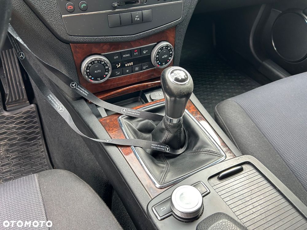 Mercedes-Benz Klasa C 180 Kompressor Classic - 16