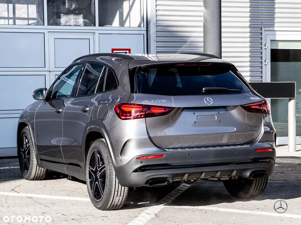Mercedes-Benz GLA 220 mHEV 4-Matic AMG Line 8G-DCT - 4