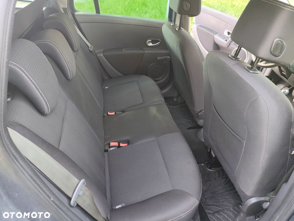 Renault Clio 1.2 16V TCE Luxe - 14