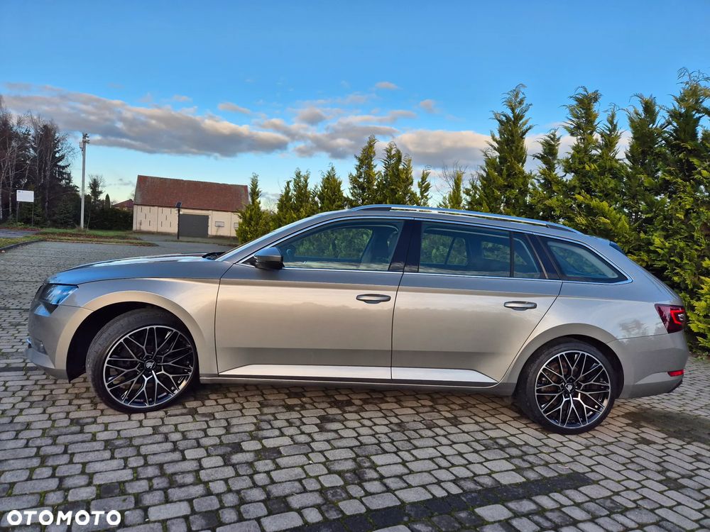 Skoda Superb 2.0 TDI Premium Edition - 14