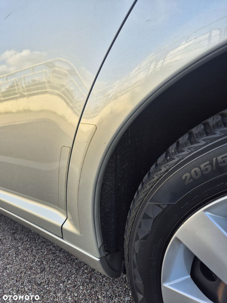 Toyota Avensis 2.0 VVT-i Sol - 19