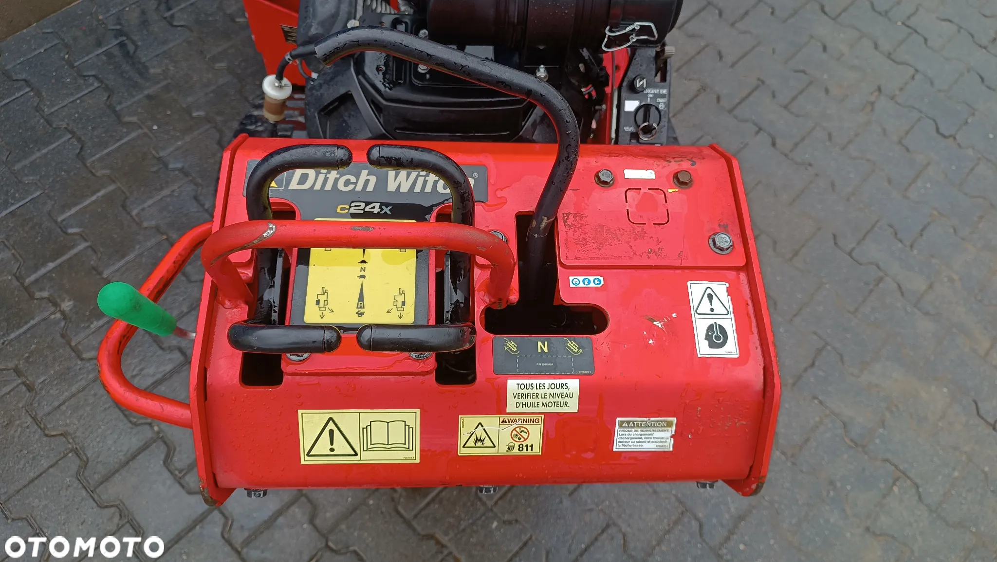 Ditch Witch C 24x - 8