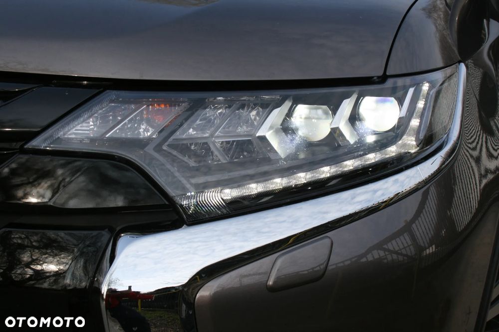 Mitsubishi Outlander - 20