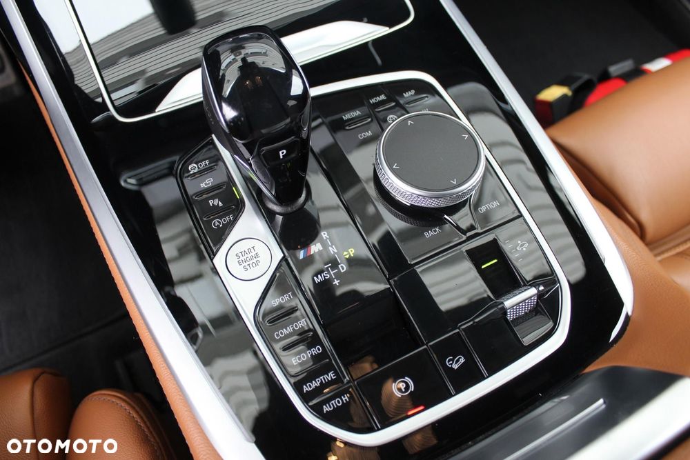 BMW X7 - 12