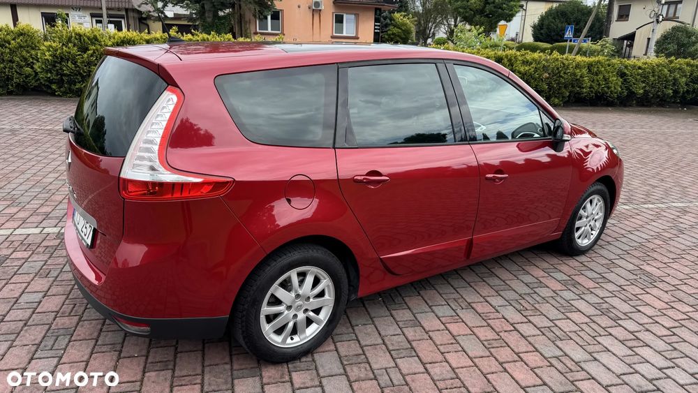 Renault Grand Scenic Gr 1.6 16V Luxe Privilege - 13