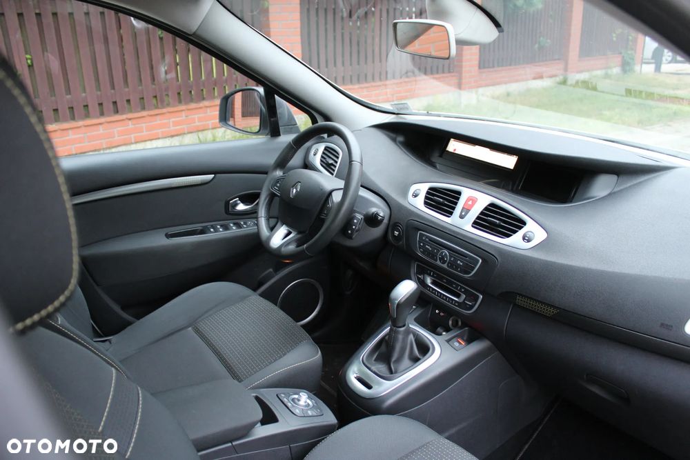 Renault Scenic 1.5dCi TomTom Edition EDC - 13