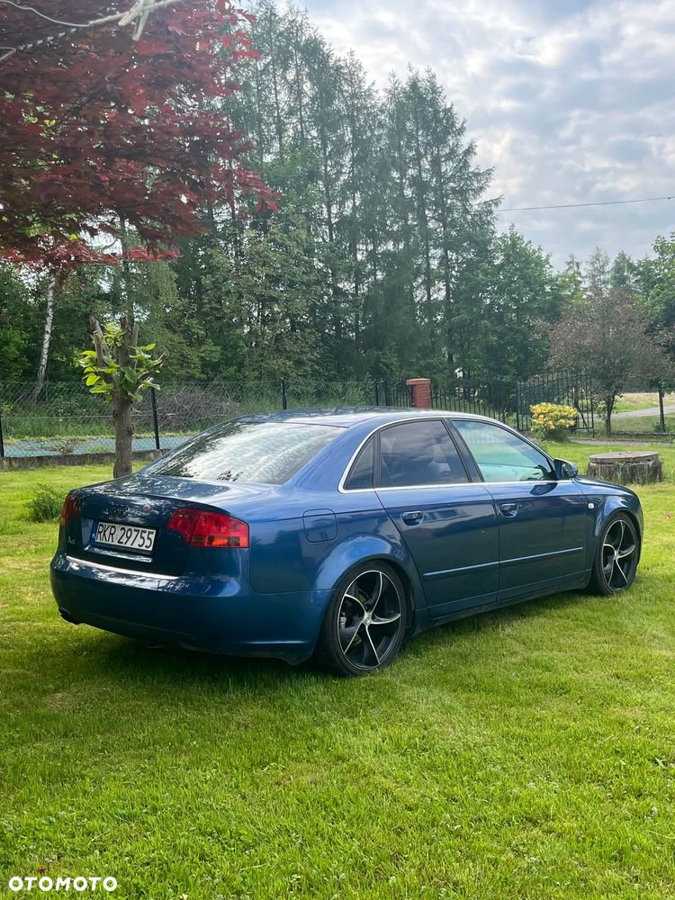 Audi A4 Limousine - 5