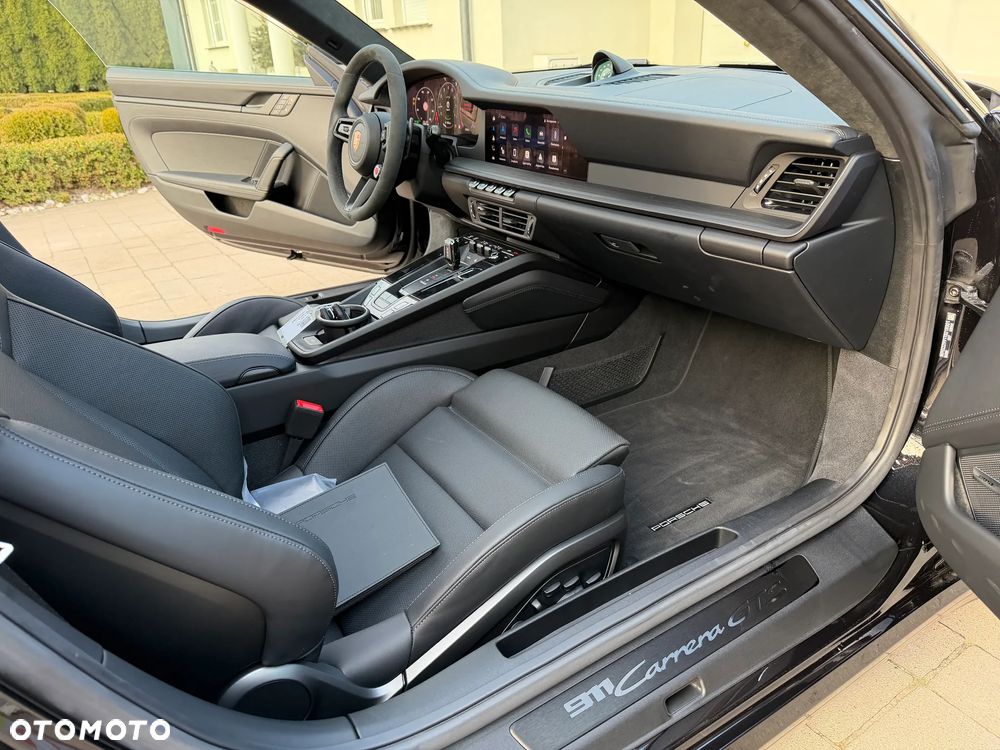 Porsche 911 Carrera GTS PDK - 28