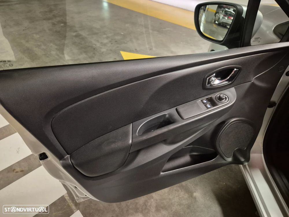 Renault Clio Sport Tourer 1.5 dCi Dynamique S - 23