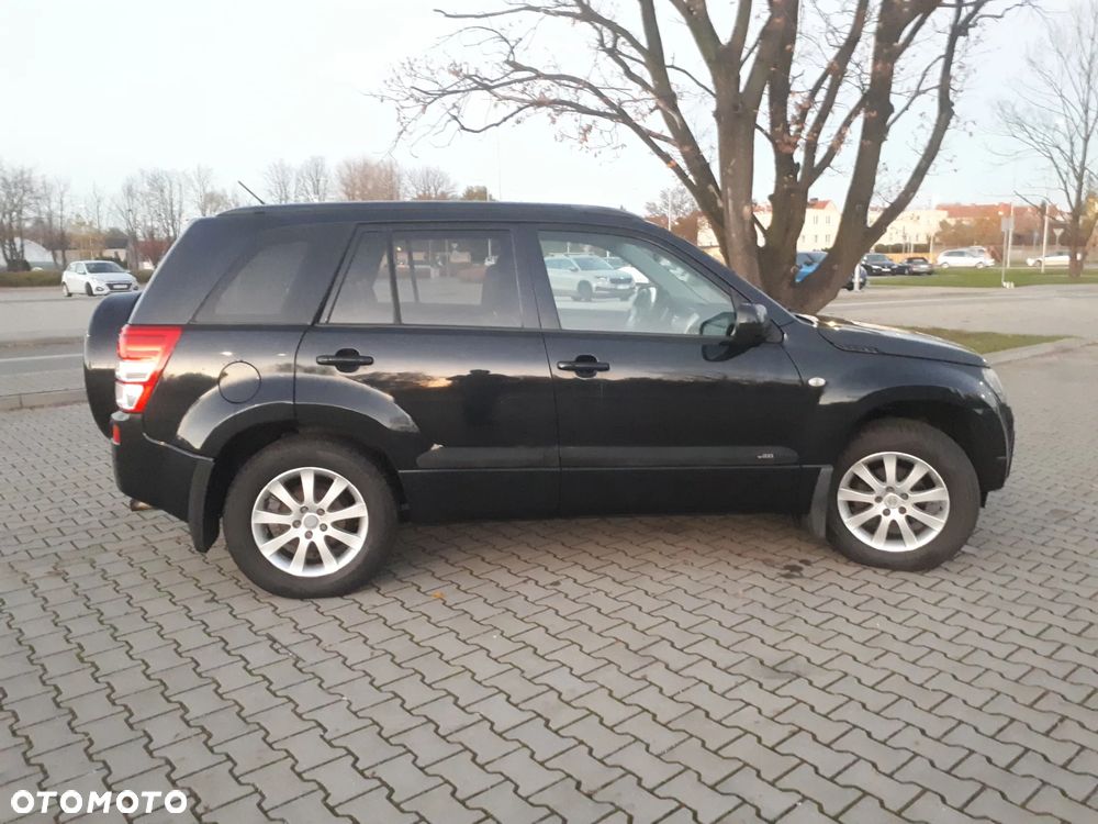 Suzuki Grand Vitara 2.0 De luxe - 13