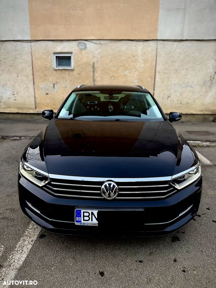Volkswagen Passat - 1