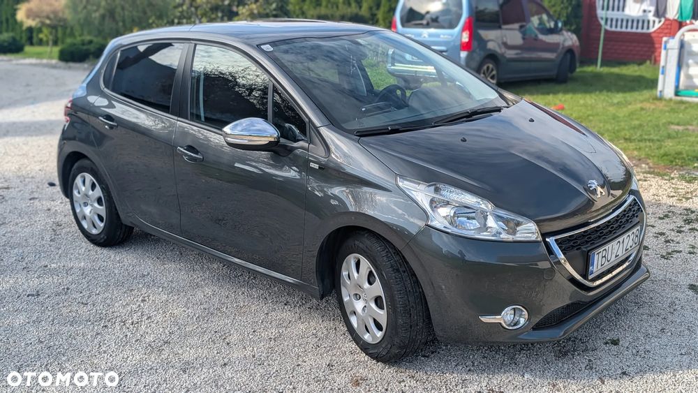 Peugeot 208 - 4