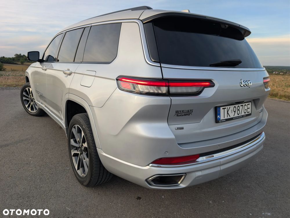 Jeep Grand Cherokee - 23