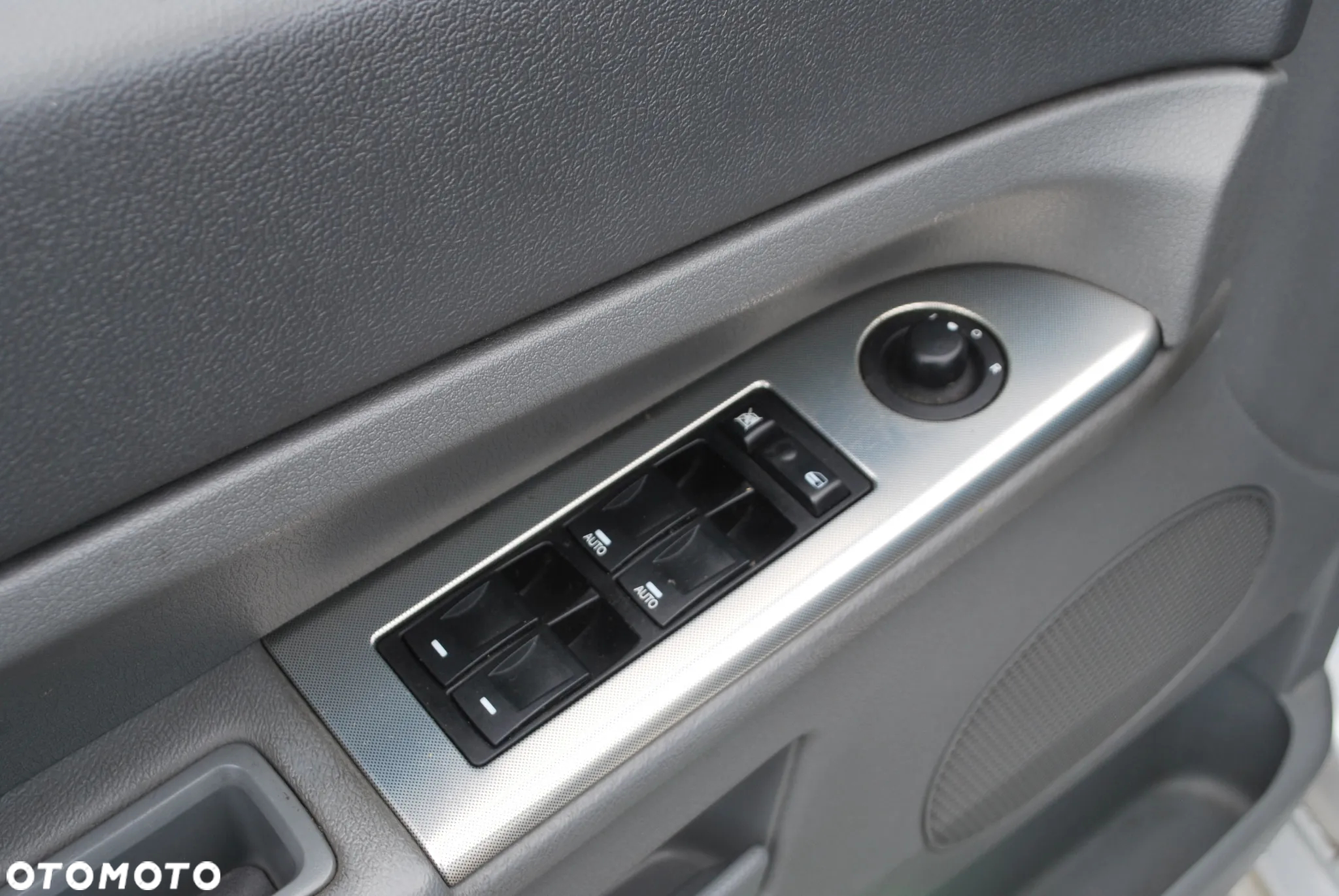 Jeep Grand Cherokee - 14