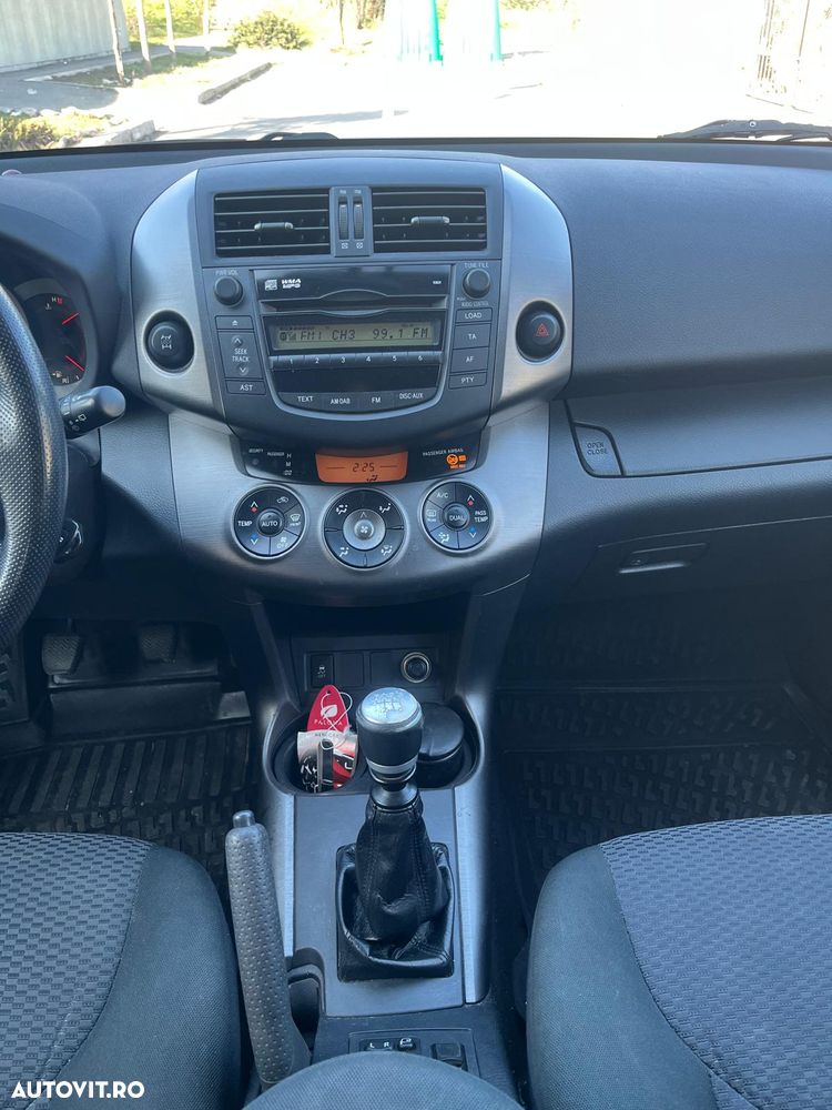 Toyota RAV4 2.2 D-4D 4x4 Travel - 14