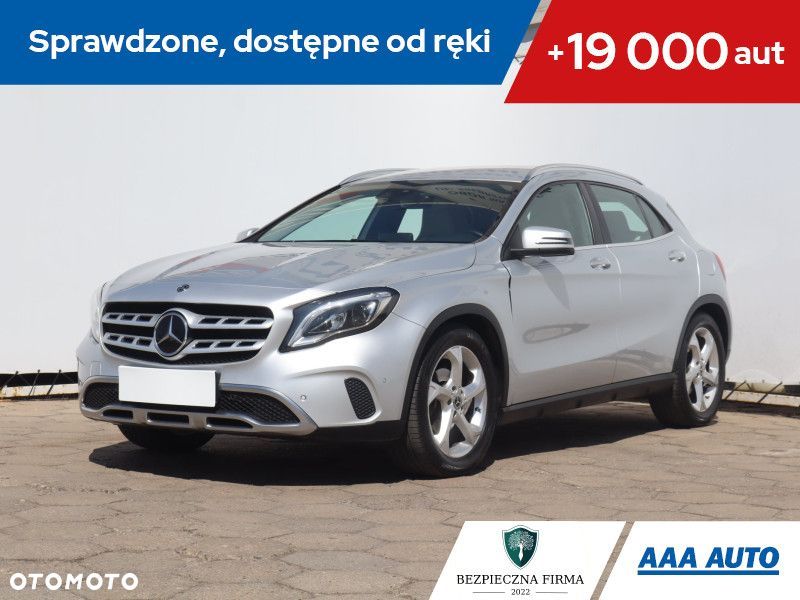 Mercedes-Benz GLA - 2