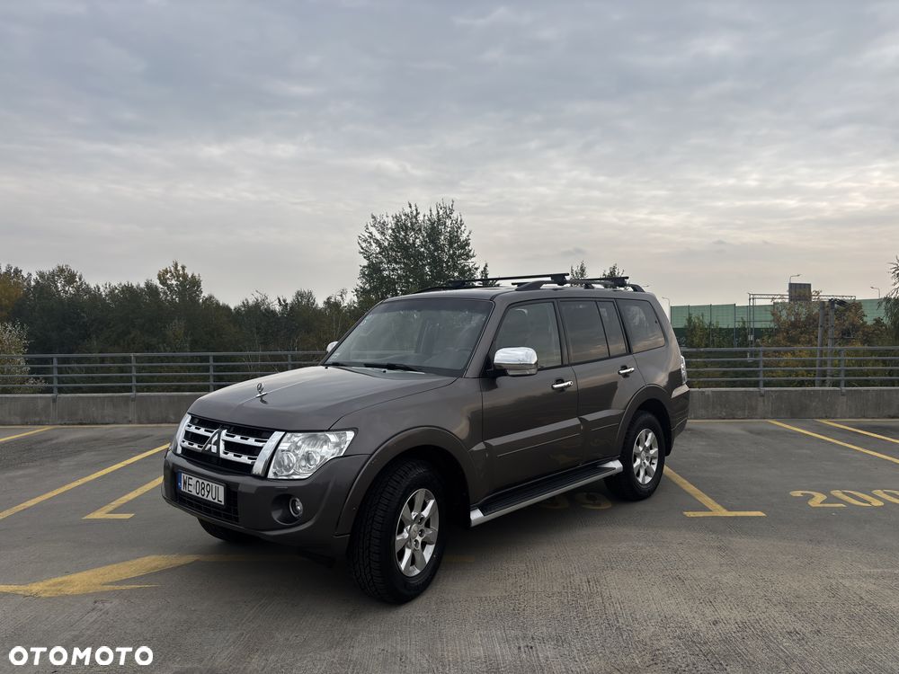 Mitsubishi Pajero - 2
