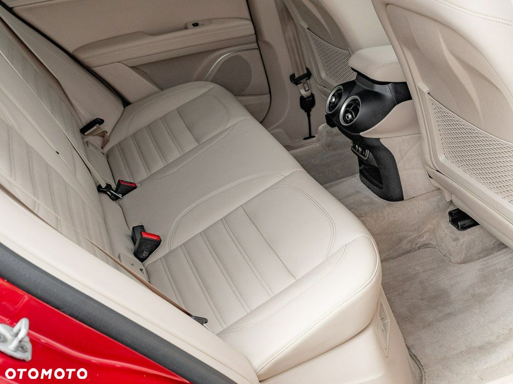 Alfa Romeo Stelvio 2.0 Turbo 6C Villa D'este Q4 - 31