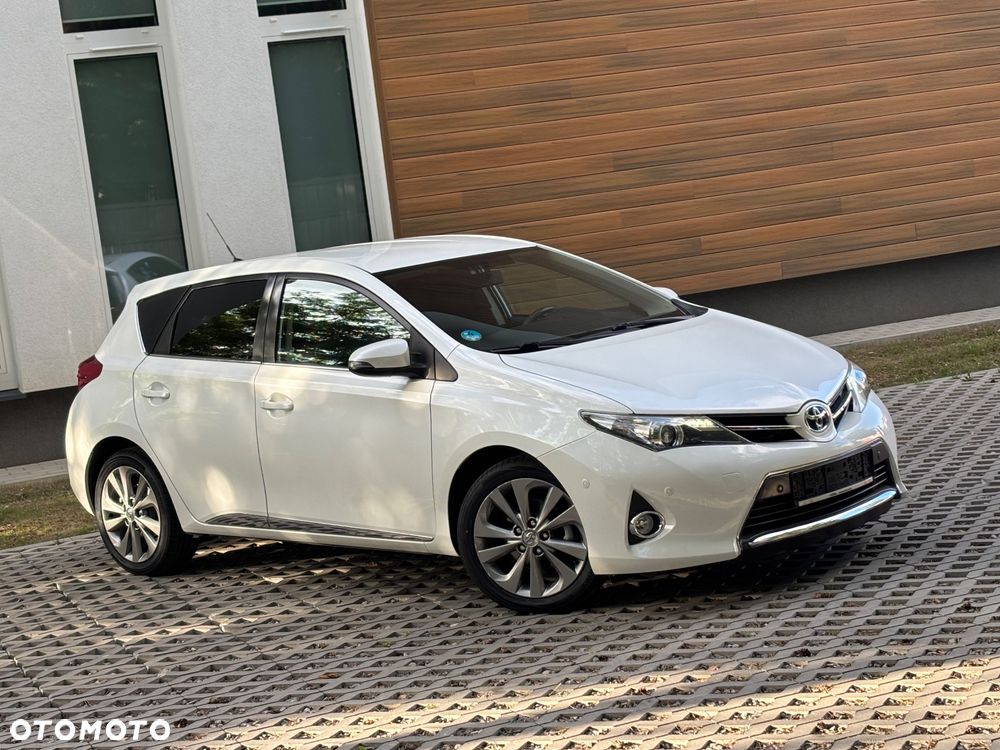 Toyota Auris - 1