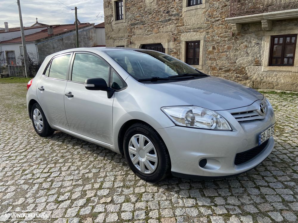 Toyota Auris 1.4 D-4D Exclusive - 3
