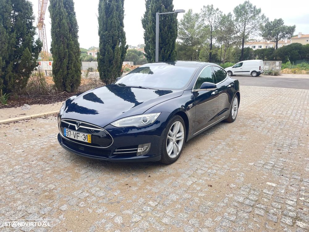 Tesla Model S Standard - 1