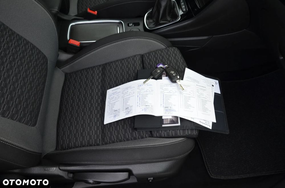 Opel Astra 1.2 T S&S - 12
