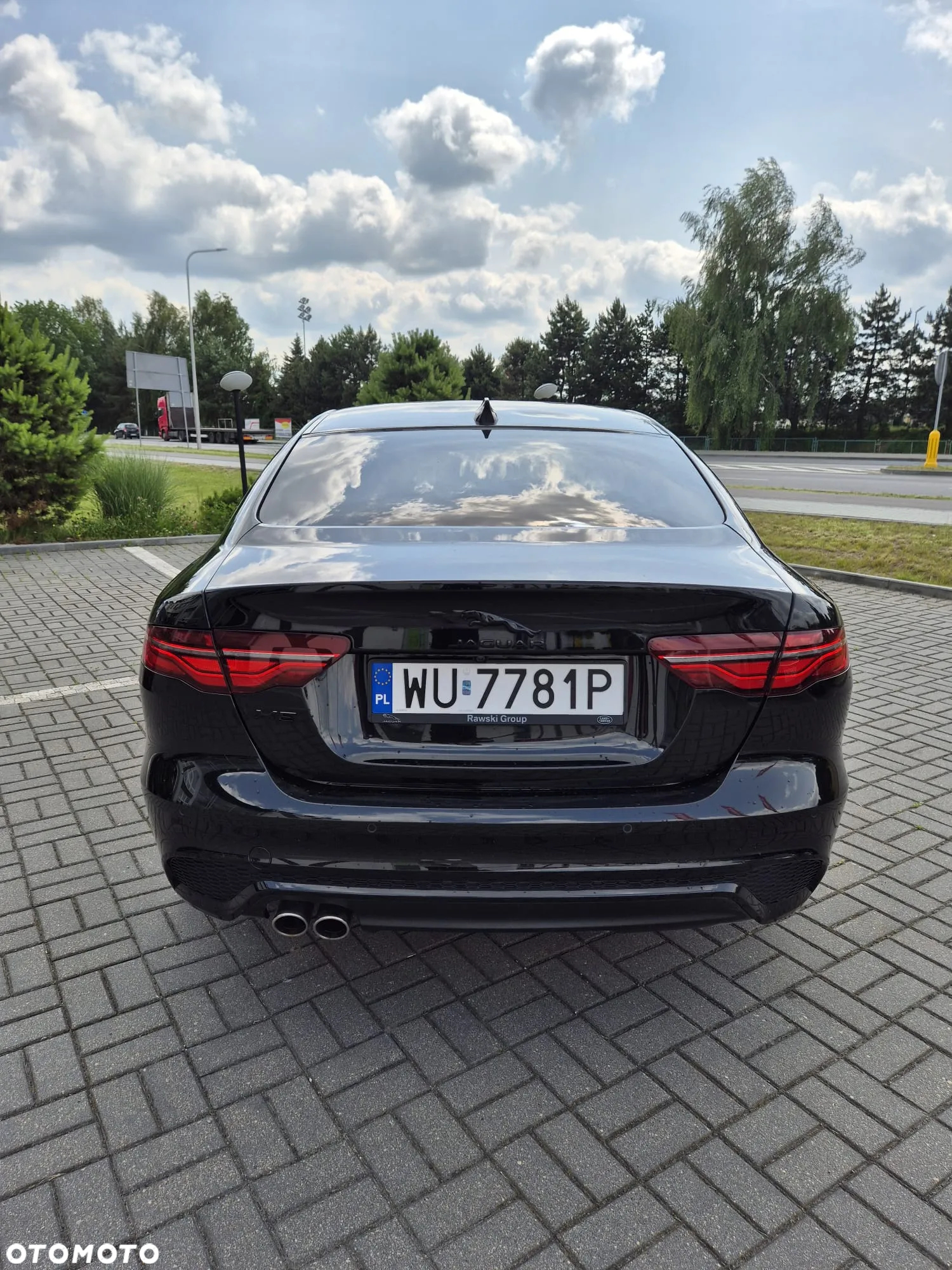 Jaguar XE - 4