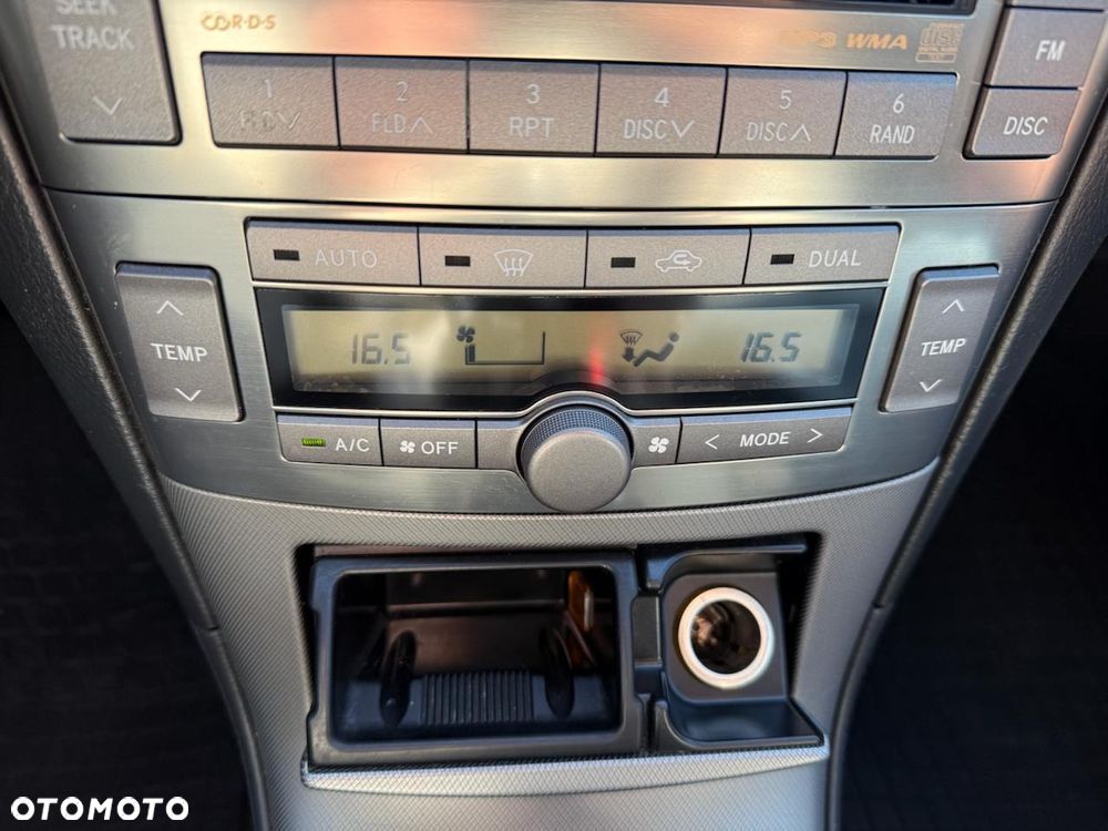 Toyota Avensis 2.0 D-4D Sol - 11