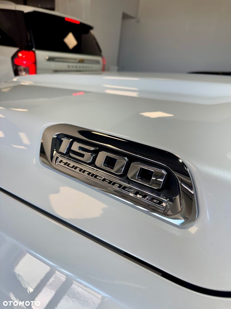 RAM 1500 Limited Night - 8