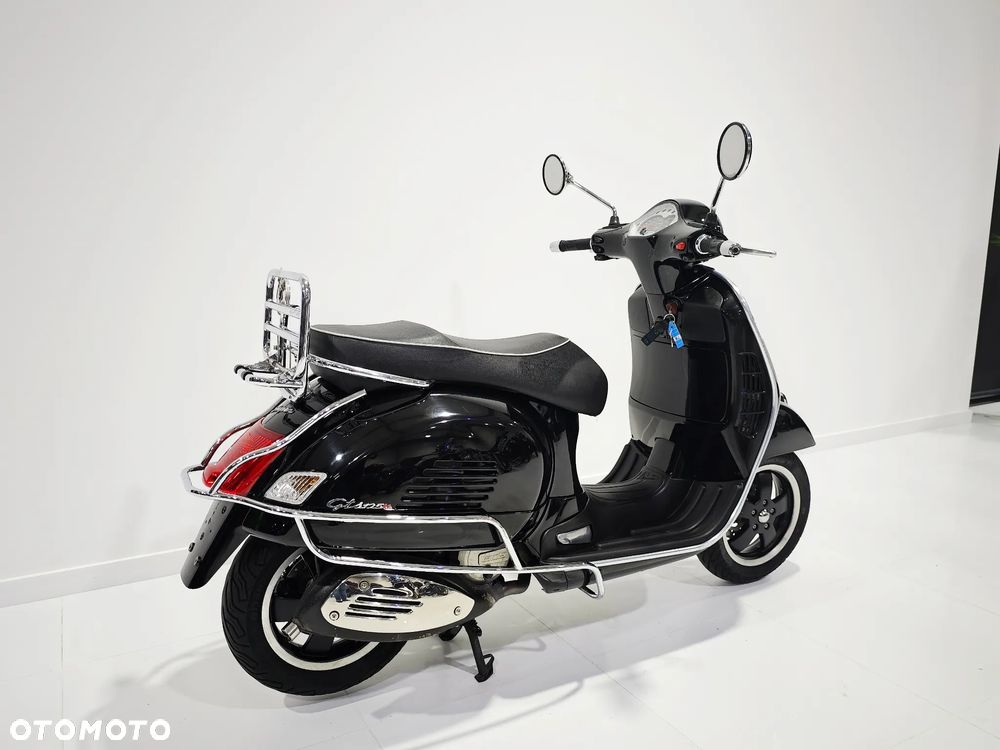 Vespa GTS - 7