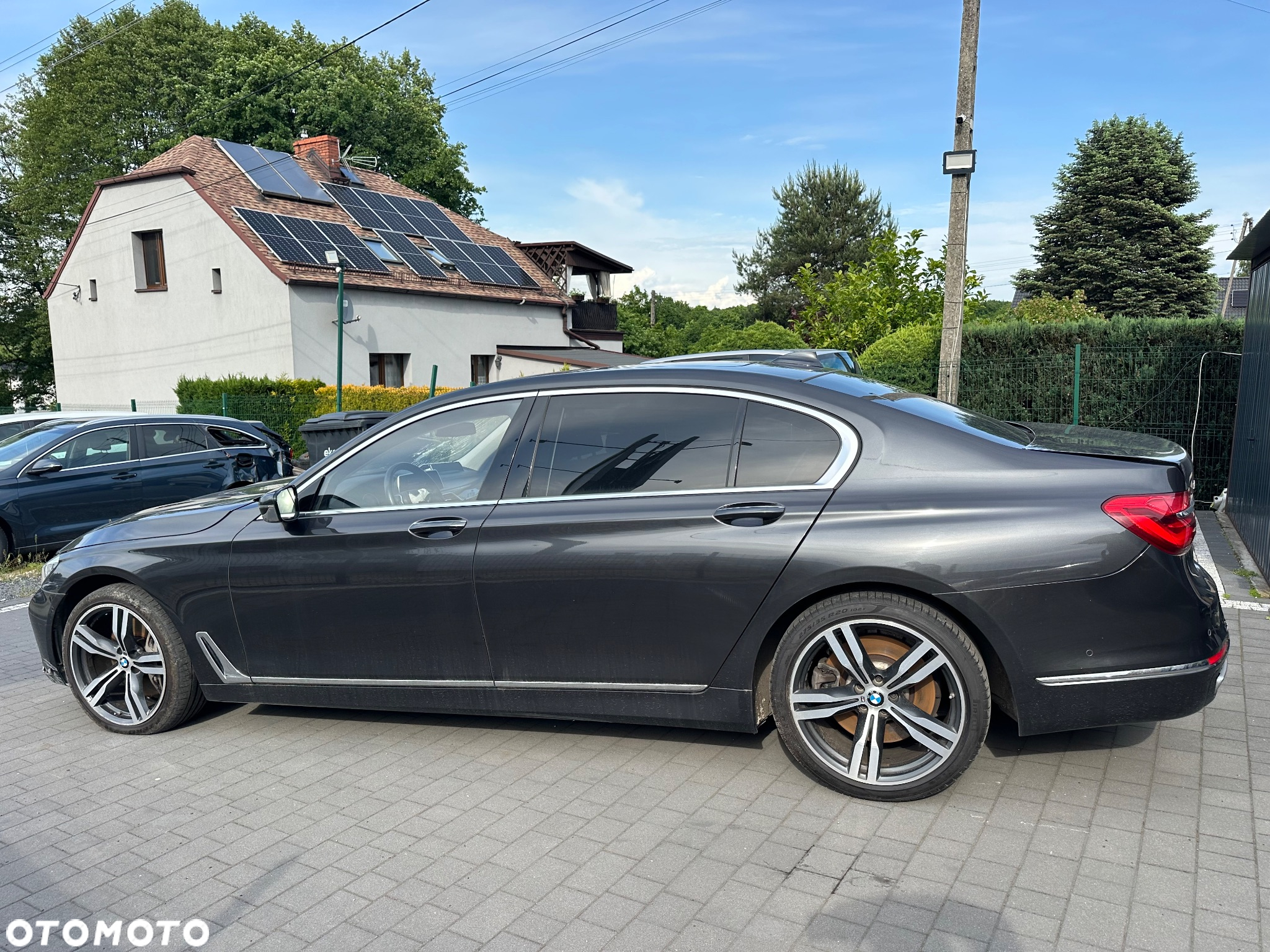 BMW Seria 7 750Li xDrive - 10