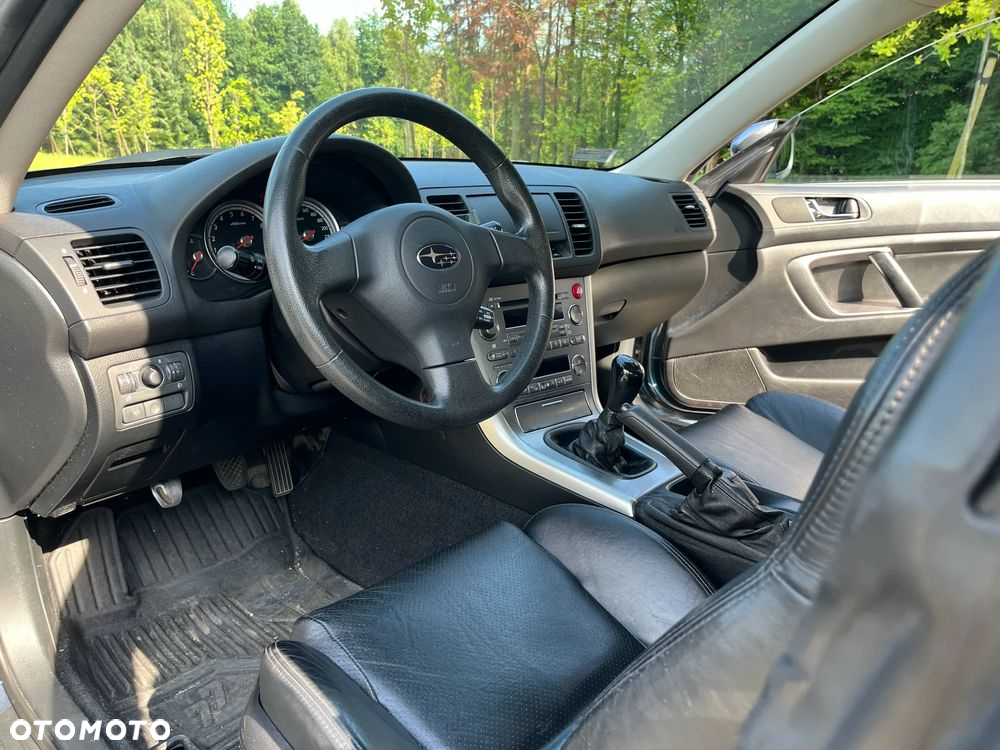 Subaru Legacy - 22