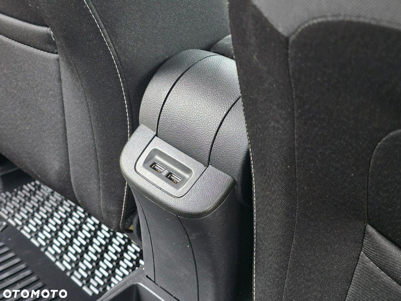 Skoda Fabia - 10