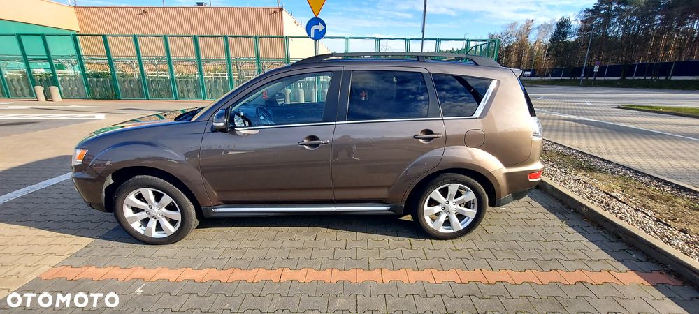 Mitsubishi Outlander 2.0 Intense + 2WD EU5 CVT - 2