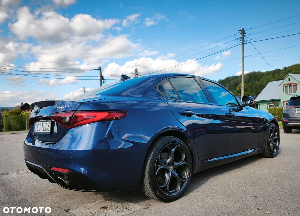 Alfa Romeo Giulia 2.0 Turbo 16V AT8-Q4 Veloce Ti - 3