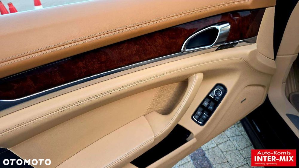 Porsche Panamera - 21