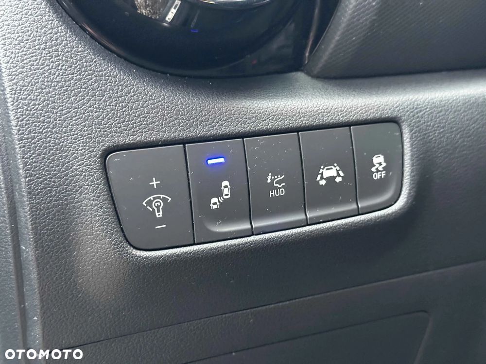 Hyundai Kona 1.6 CRDi DCT 4WD Premium - 24