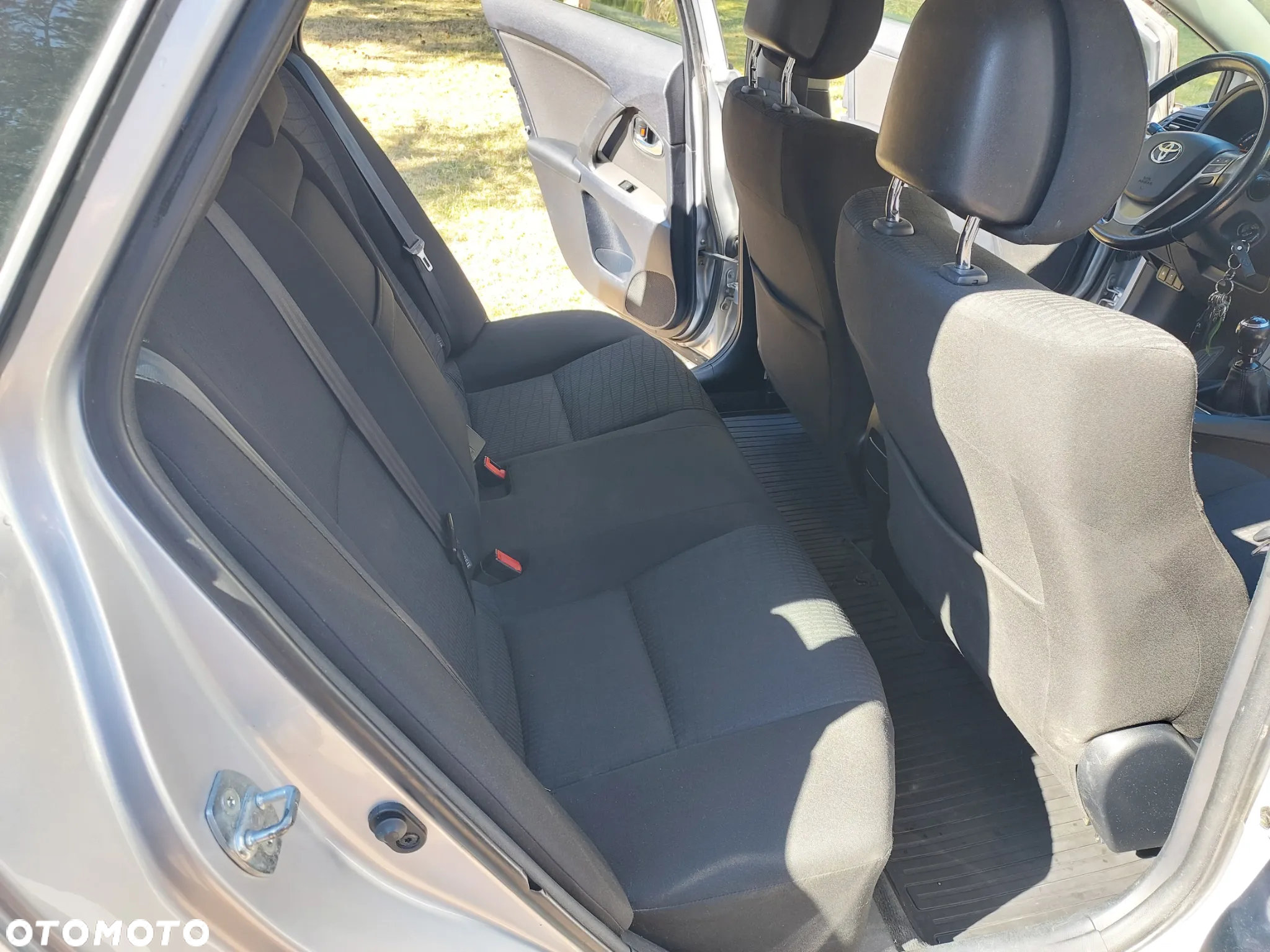 Toyota Avensis 2.0 Business Edition - 17