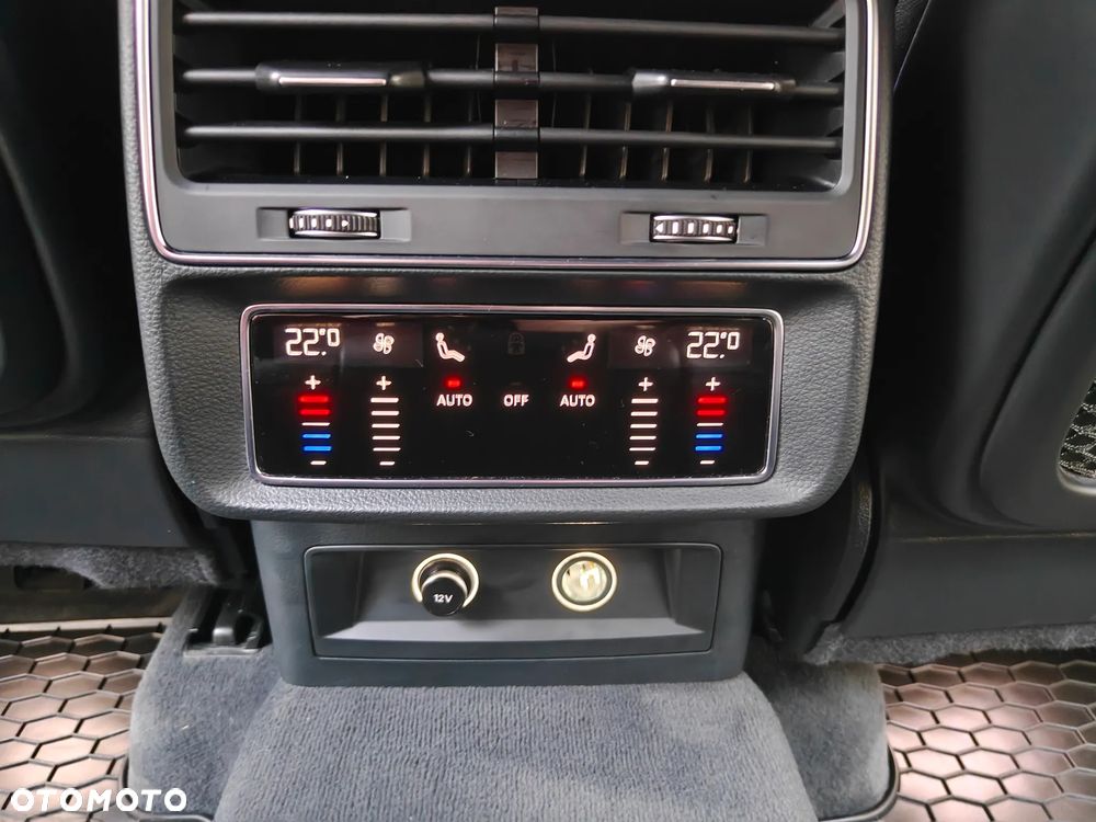 Audi SQ8 - 24
