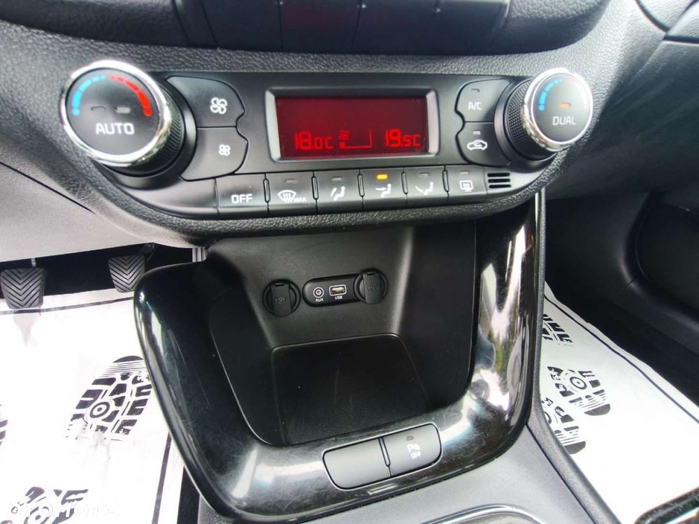 Kia Ceed - 12