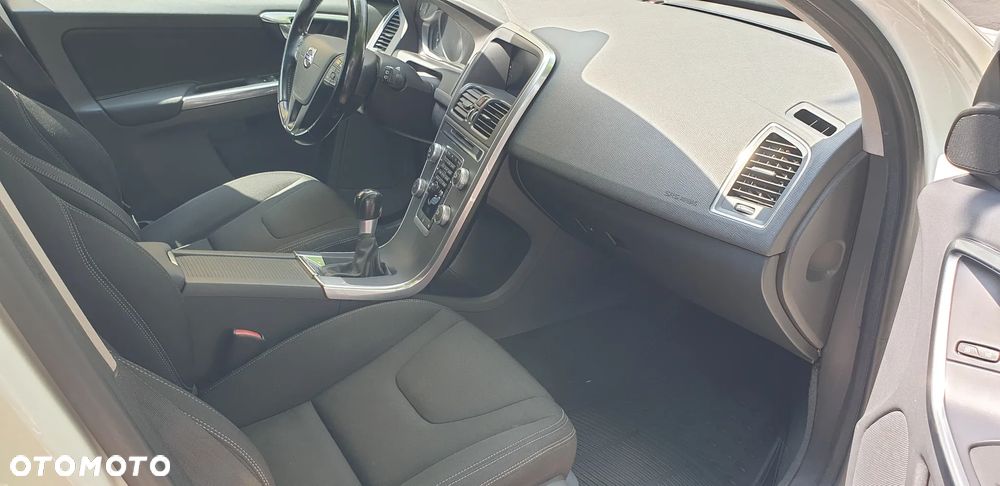 Volvo XC 60 D4 AWD Kinetic - 6