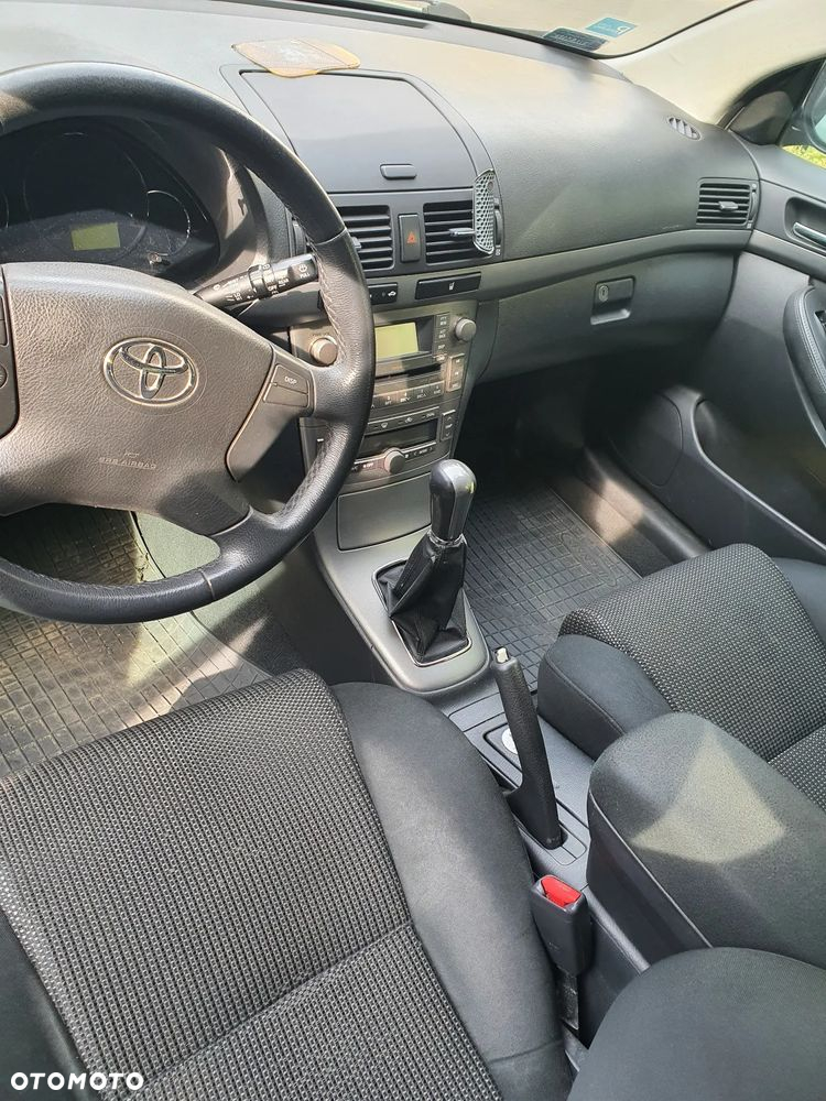 Toyota Avensis 2.0 VVT-i Sol - 11