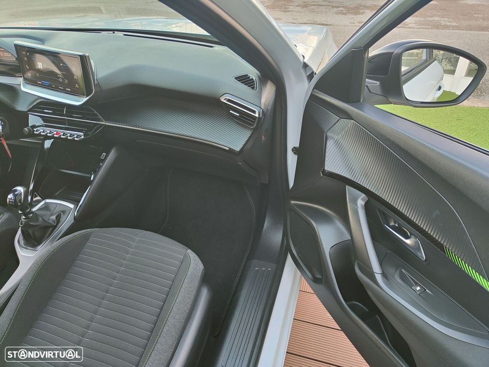 Peugeot 2008 1.2 PureTech Active Pack - 32