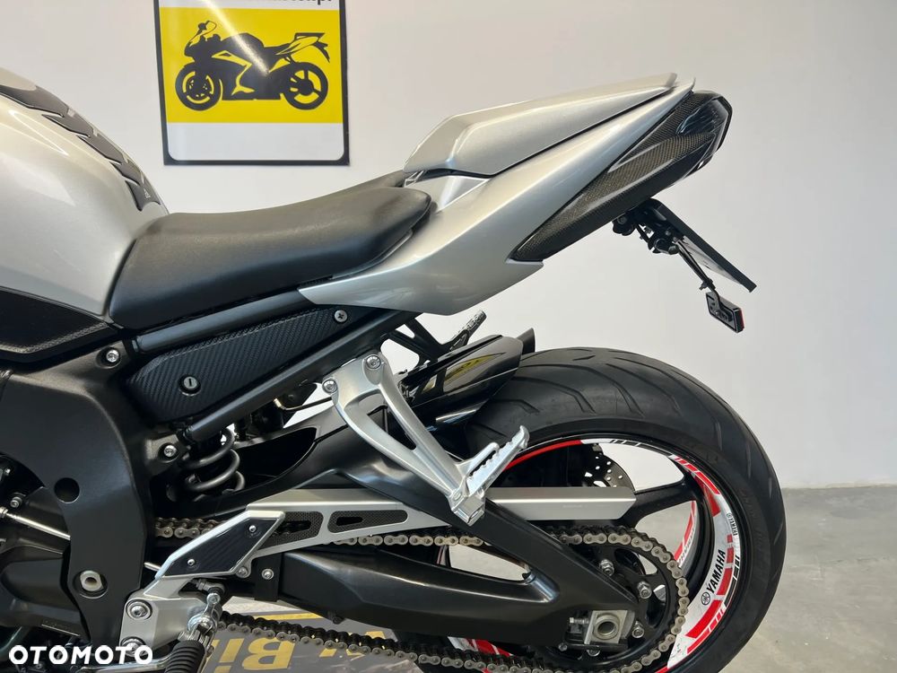 Yamaha FZ - 17