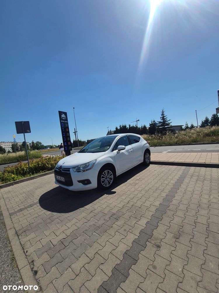 Citroën DS4 1.6 HDi SoChic - 4