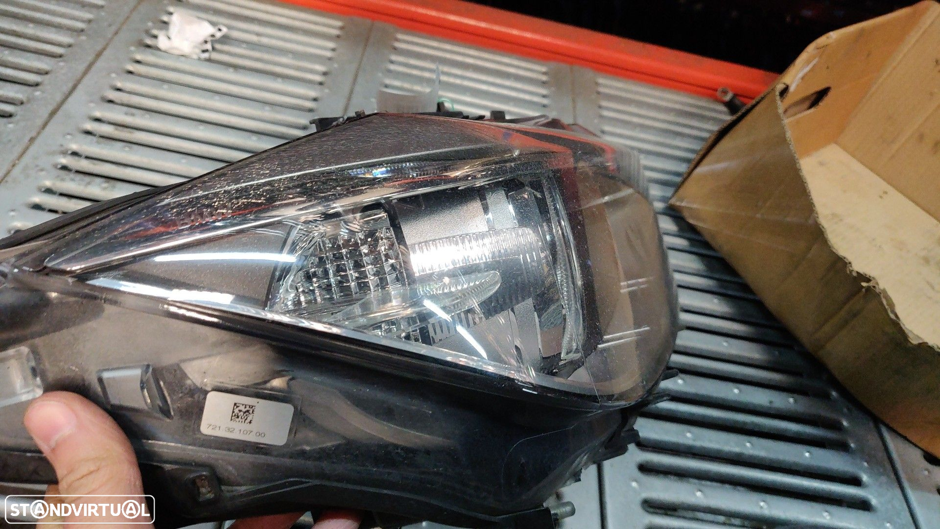 Farol Frente Direito / Otica Direita Bmw 3 (F30, F80)  63117259526 / 7 - 9