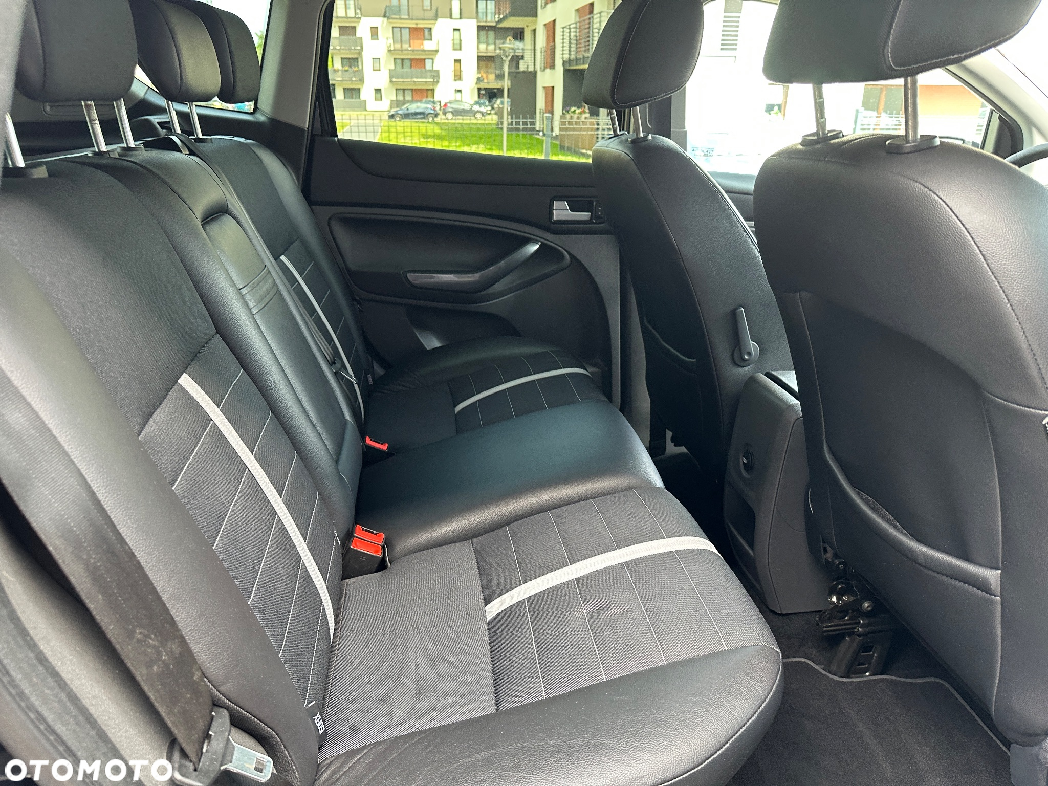 Ford Kuga 2.0 TDCi 4x4 Titanium - 32