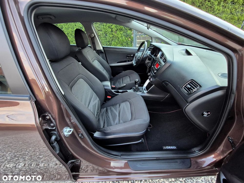 Kia Ceed 1.4 CVVT Attract plus - 32