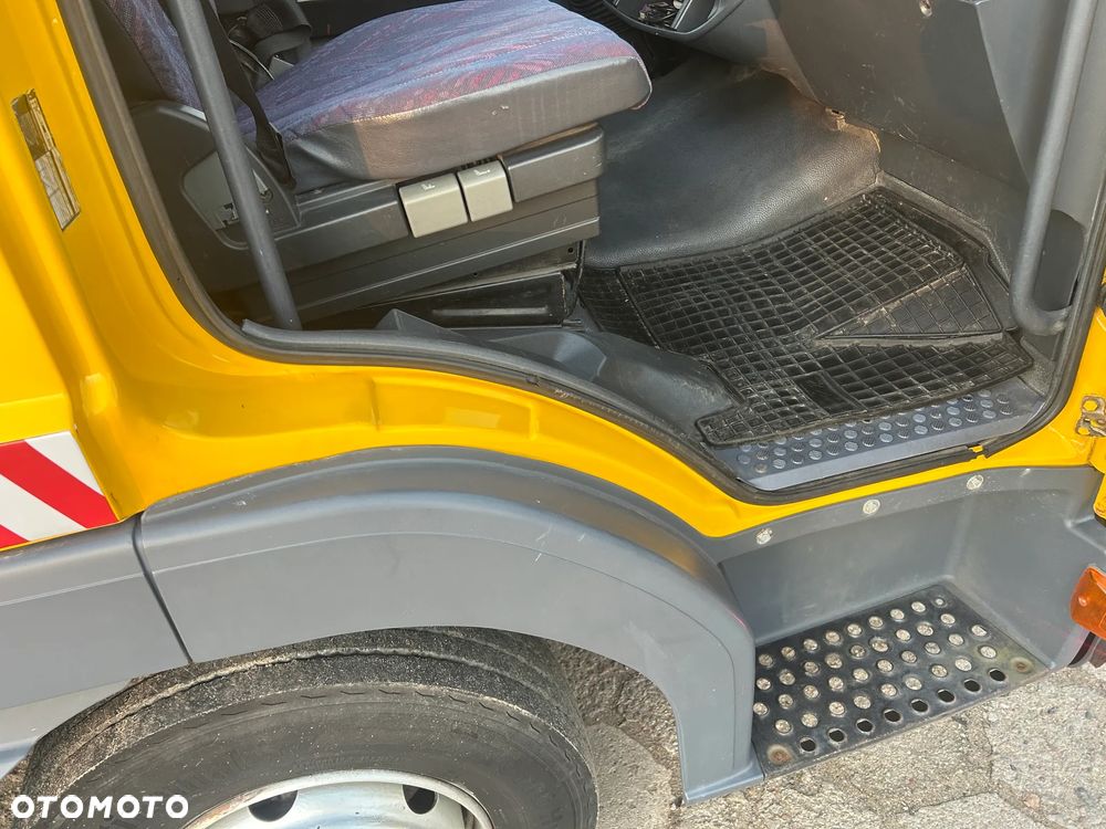 Mercedes-Benz ATEGO 815 LAWETA NA 2 AUTA / WCIĄGARKA Z PILOTEM / POMOC DROGOWA Z NAJAZDAMI / BARDZO ŁADNY STAN / OŚWIETLENIE OSTRZEGAWCZE / KABINA SYPIALNA !! - 34