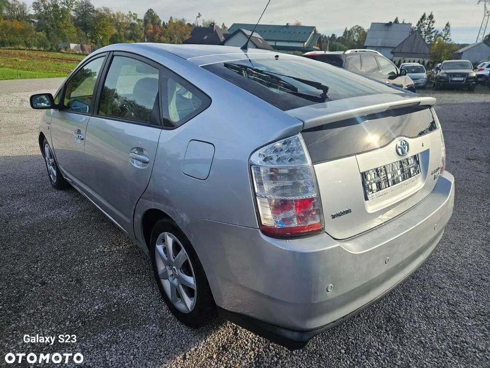 Toyota Prius 1.5 VVT-i Sol - 6